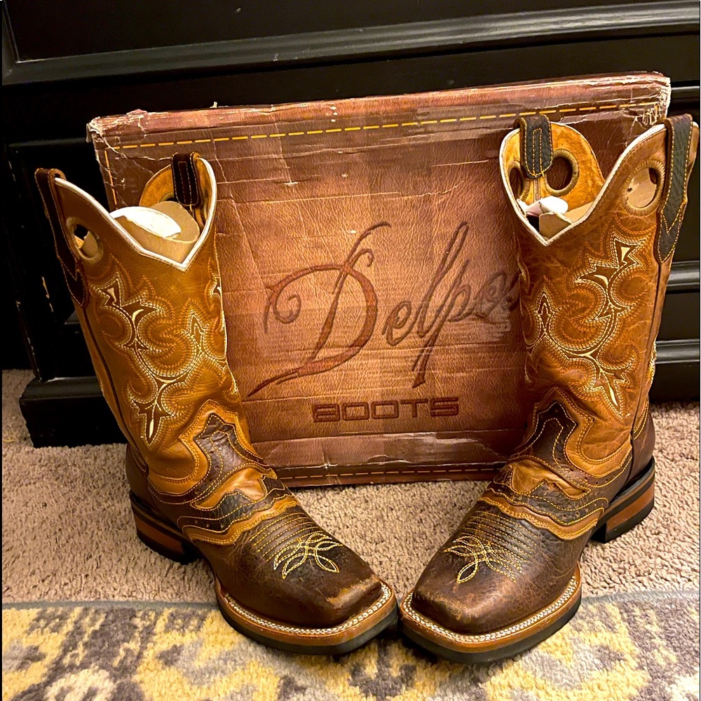 Women’s Rodeo Boots size 6.5 by Delpos
